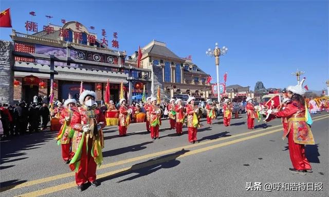 大发welcome彩票注册：灯灯灯灯灯！圆圆圆圆圆！氛围拉满！庙会、猜灯谜、烟花秀……今天的呼和浩特太浪漫了