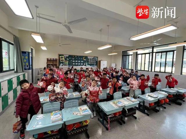 开学闹元宵 ，南京雨花外小南站校区孩子们乐陶陶休闲区蓝鸢梦想 - Www.slyday.coM