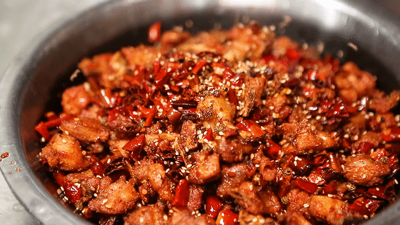 川菜最大的特色——麻与辣。