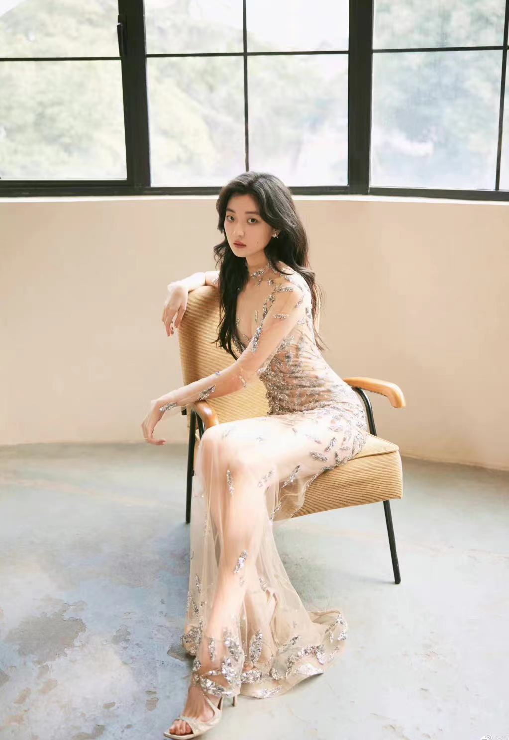 孙千近期几次活动的露腿look好好看!|孙千_新浪新闻