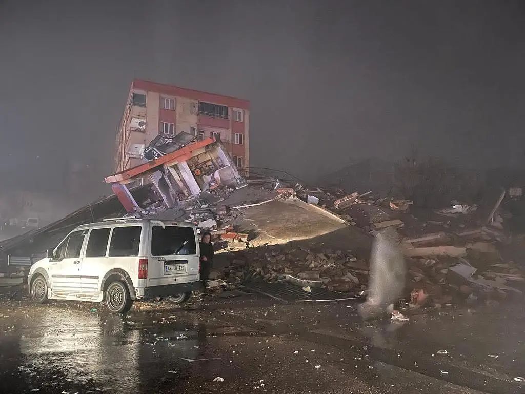 土耳其再次发生7.8级地震，1天2次强震已致超1500人遇难休闲区蓝鸢梦想 - Www.slyday.coM