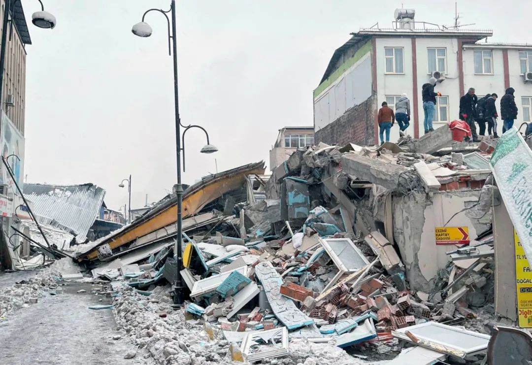 土耳其再次发生7.8级地震，1天2次强震已致超1500人遇难休闲区蓝鸢梦想 - Www.slyday.coM