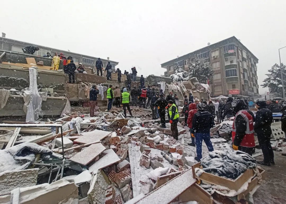 土耳其再次发生7.8级地震，1天2次强震已致超1500人遇难休闲区蓝鸢梦想 - Www.slyday.coM
