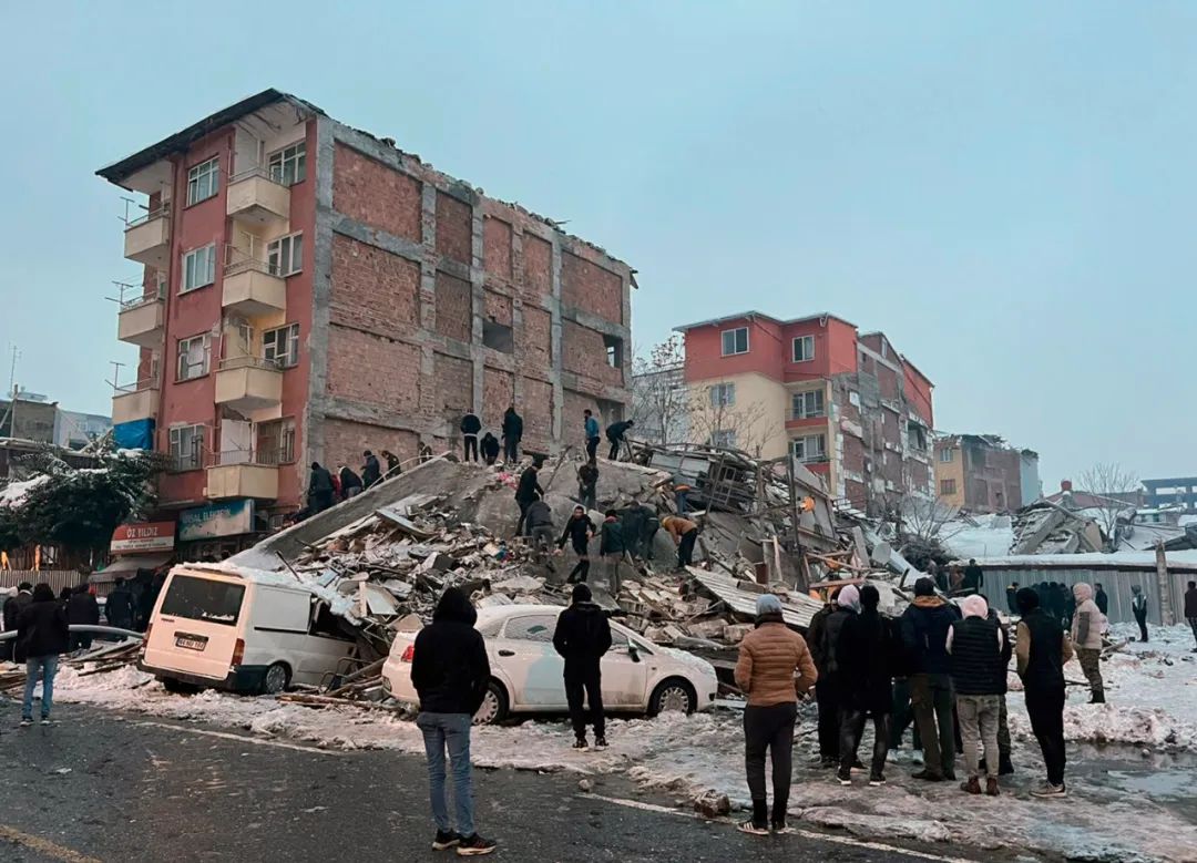土耳其再次发生7.8级地震，1天2次强震已致超1500人遇难休闲区蓝鸢梦想 - Www.slyday.coM
