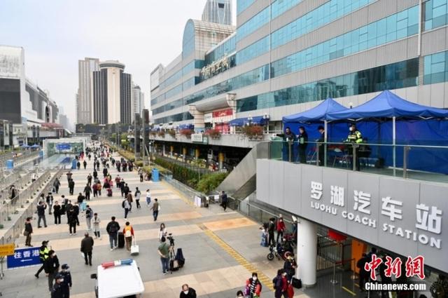 香港與內地全面“通關” 羅湖口岸重開便利跨境人士 - 新浪香港