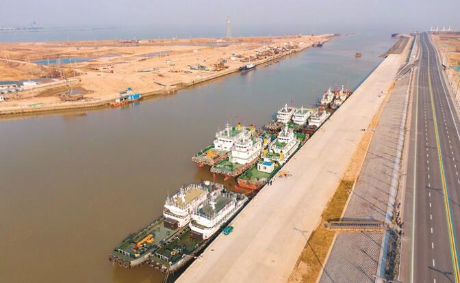 空中俯瞰盐城黄海新区翻身河渔港升级改造项目|盐城市|黄海|渔业_新浪