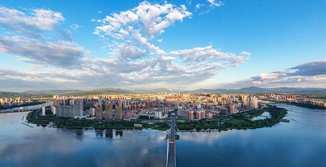 俯瞰北国江城吉林市(吉林市委宣传部供图)
