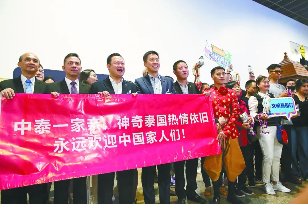 首日，至少14个！