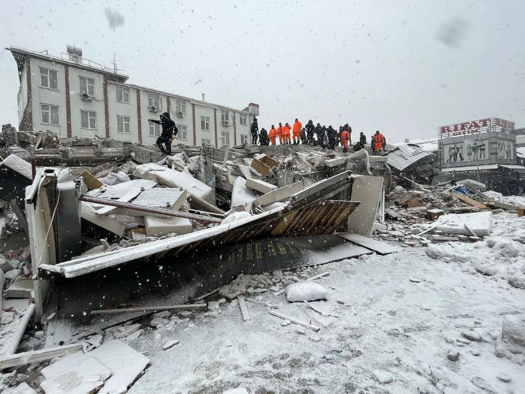 “强震相当于130颗原子弹爆炸！”已致两国超3800人遇难休闲区蓝鸢梦想 - Www.slyday.coM