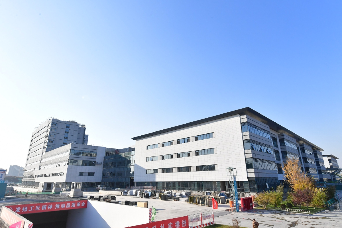 安贞医院通州院区外立面已亮相,目前正在继续施工.