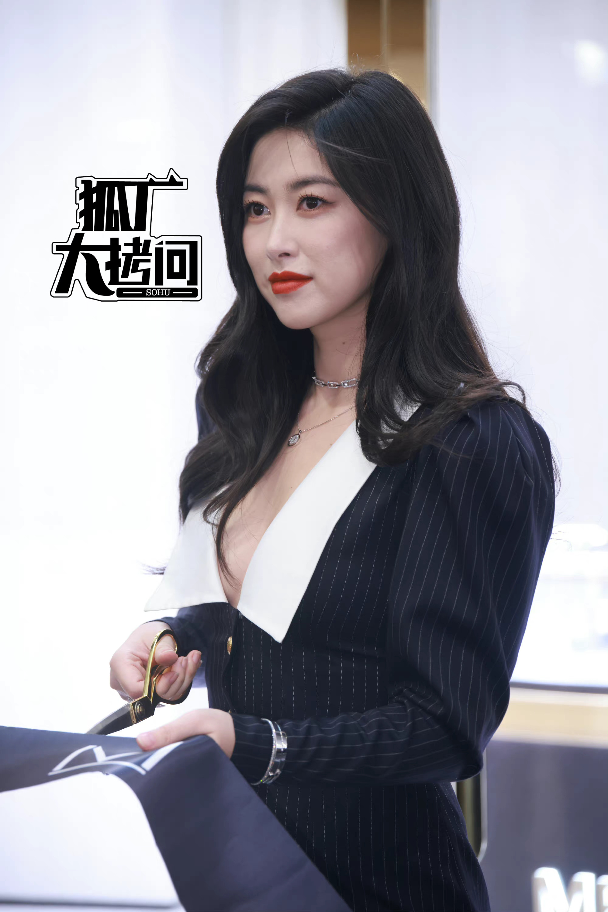 logo)|酒窝|朱珠|活动_新浪新闻