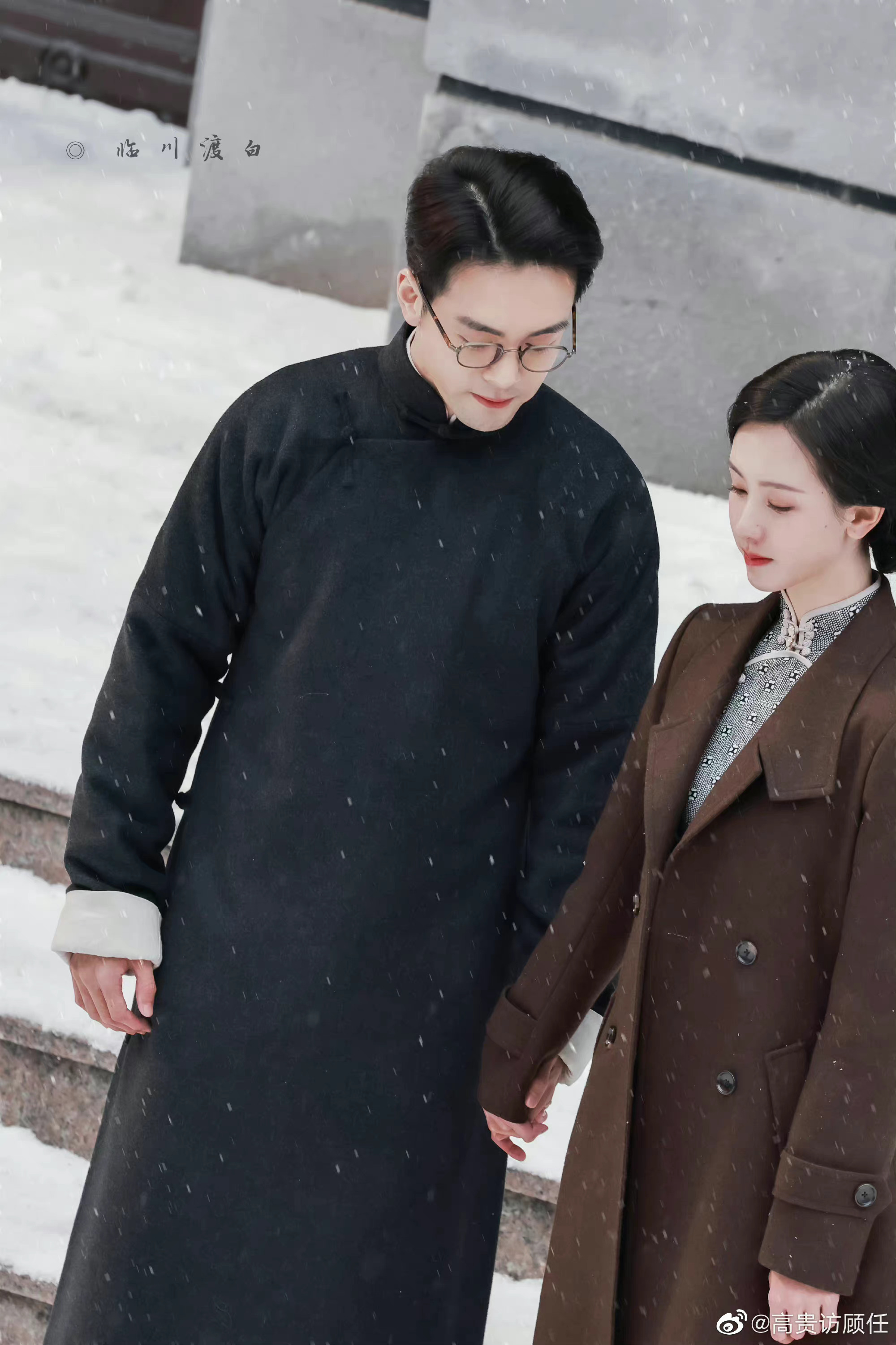 曾舜晞陈都灵新剧雪中牵手路透,男帅女美,氛围感拉满!|曾舜晞|陈都灵|新剧_新浪新闻