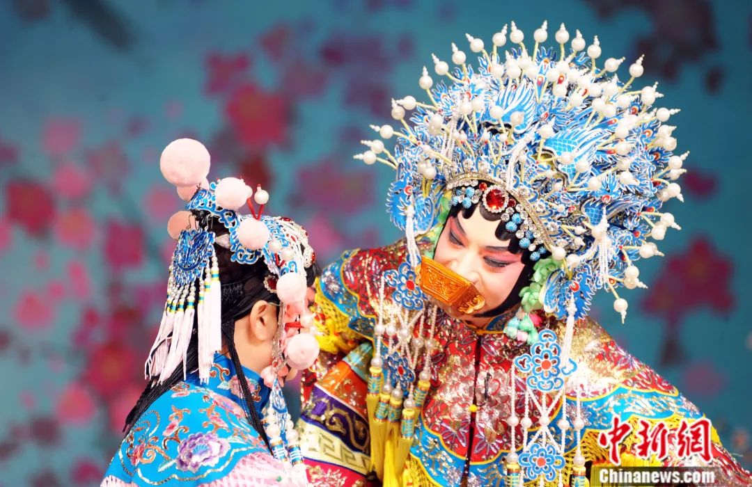 国家一级演员胡文阁表演《贵妃醉酒》.张蔚然 摄