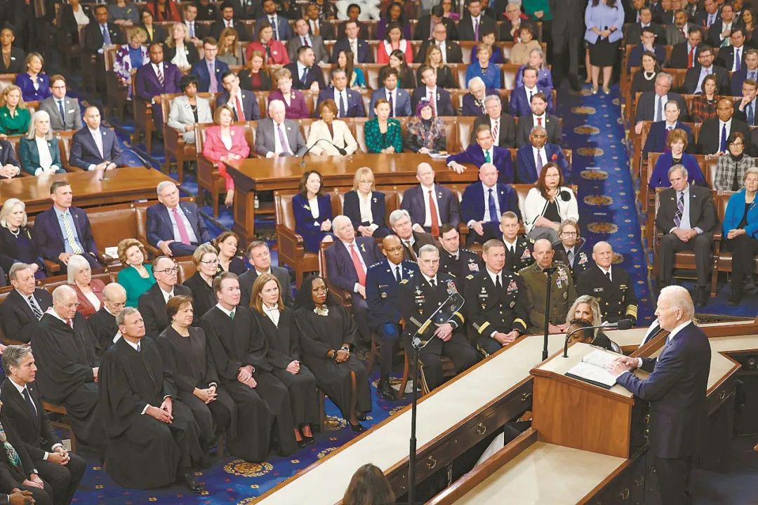 美国时间2月7日晚,美国总统拜登在国会大厦发表其任内第二次国情咨文