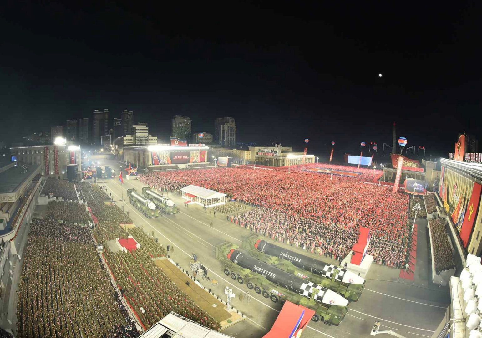 朝鲜举行建军75周年阅兵式 新型洲际弹道导弹亮相休闲区蓝鸢梦想 - Www.slyday.coM