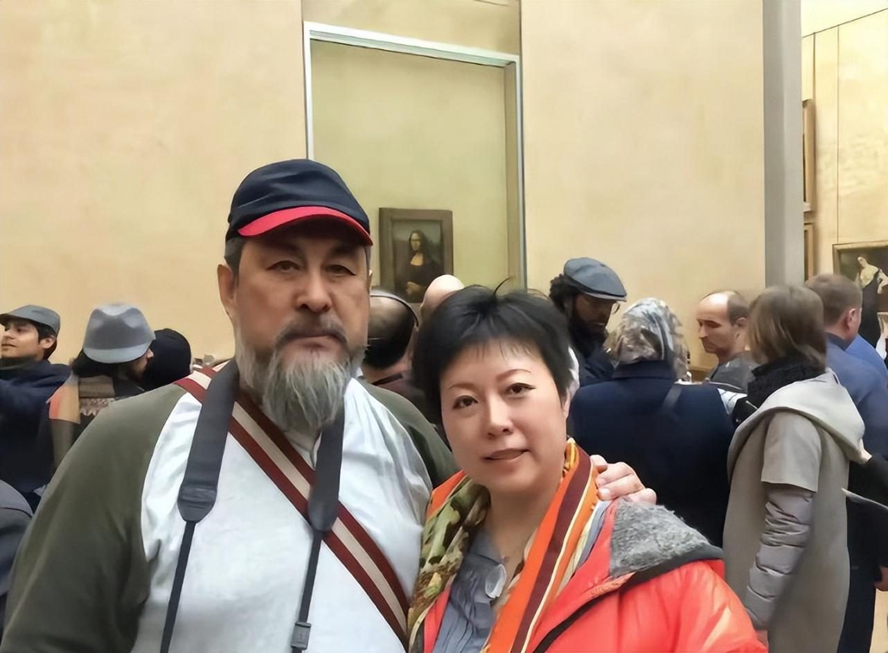 妻子晒全家福缅怀,表白丈夫永远爱你|陆树铭|高岚|关羽_新浪新闻