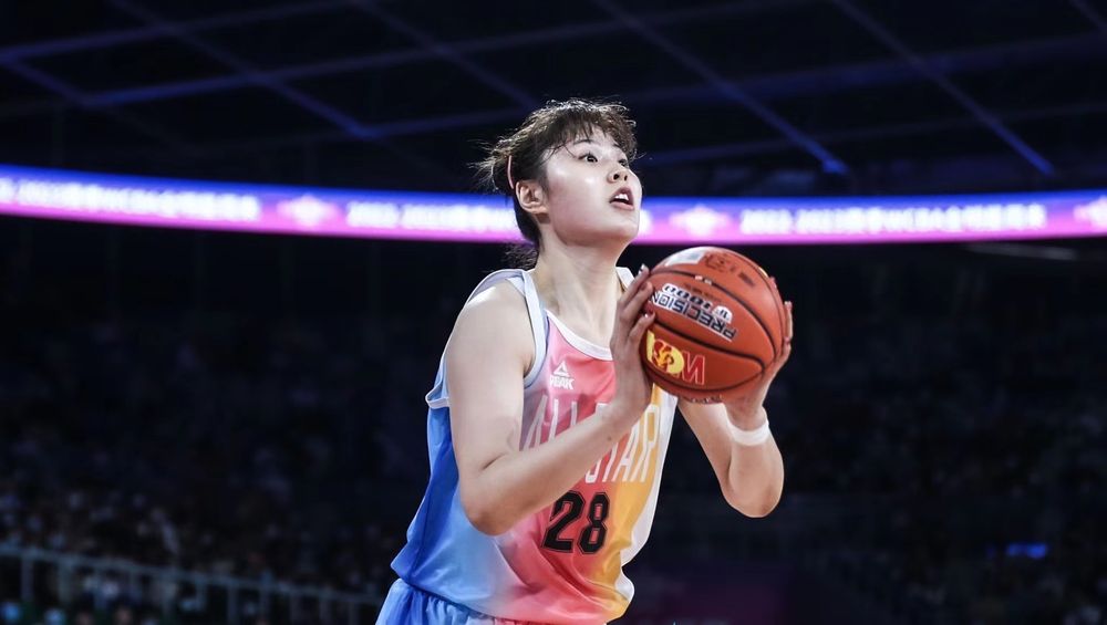 小宝和她曾经的大烦恼对话中国女篮中锋李月汝