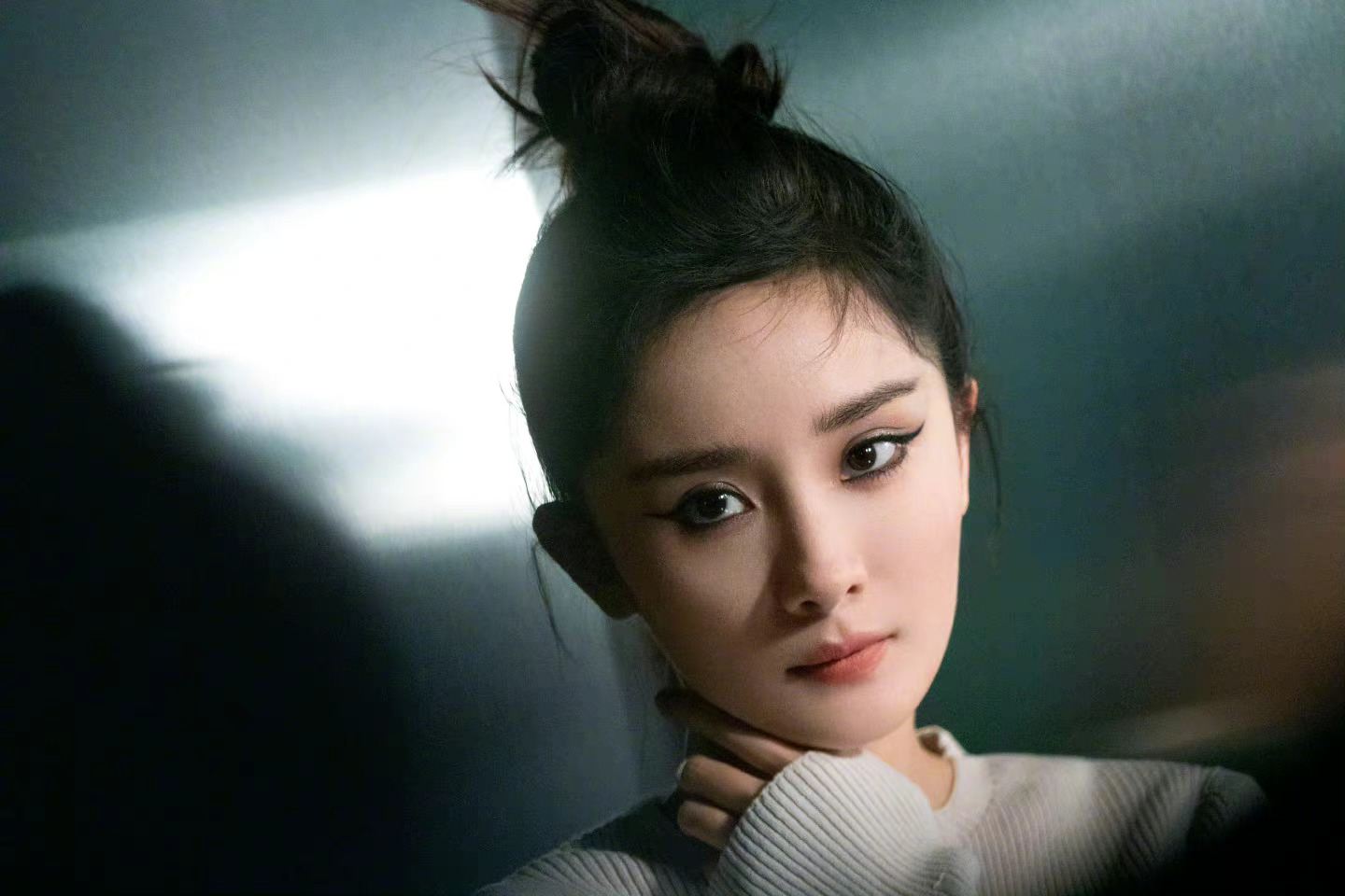 狠狠爱了啊老婆～烟熏妆 丸子头,有被老婆给飒到,我幂真的就是自带