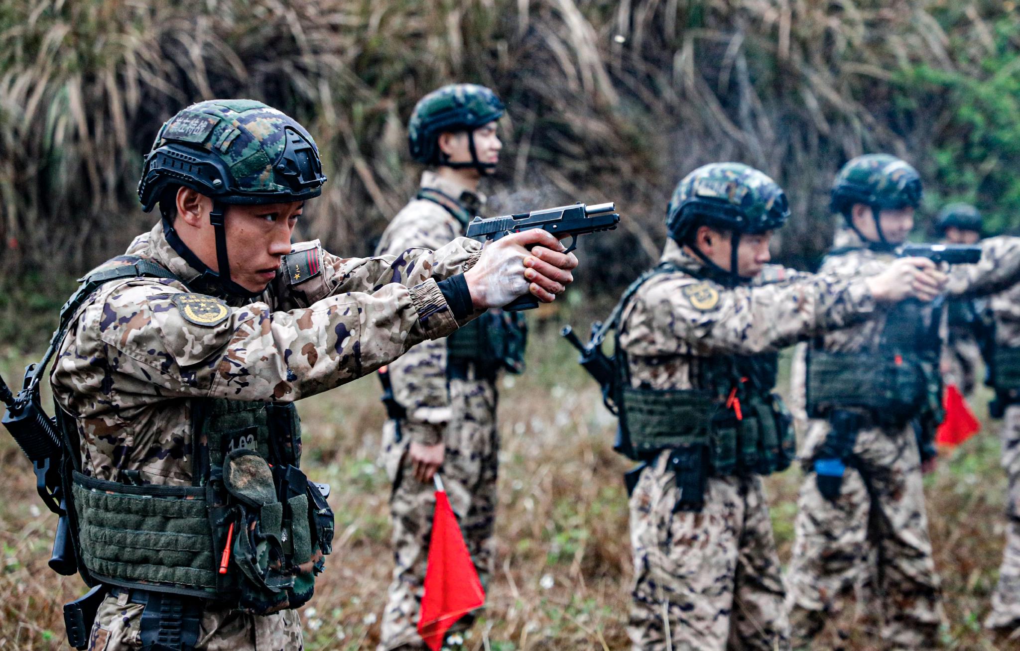 武警广西总队崇左支队打响开年"第一枪"
