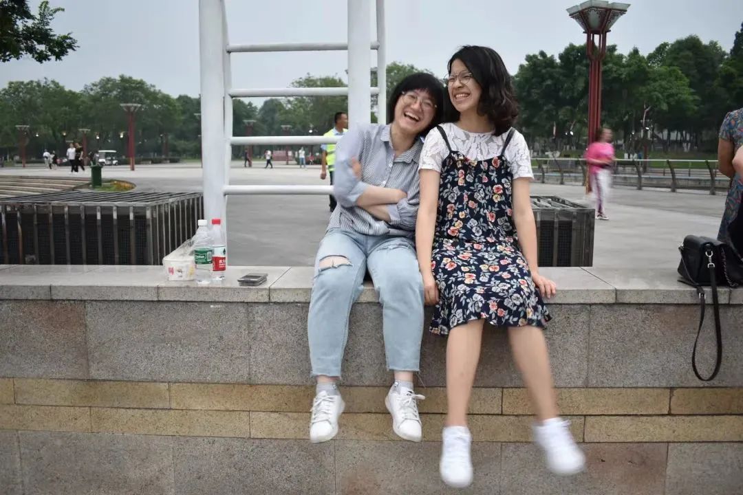 毕业5年存款5000块，她治愈了几百万网友休闲区蓝鸢梦想 - Www.slyday.coM