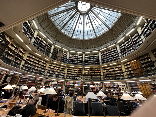 寻书欧洲|伦敦国王学院莫恩图书馆:周杰伦拍mv的地方_新浪财经_新浪网