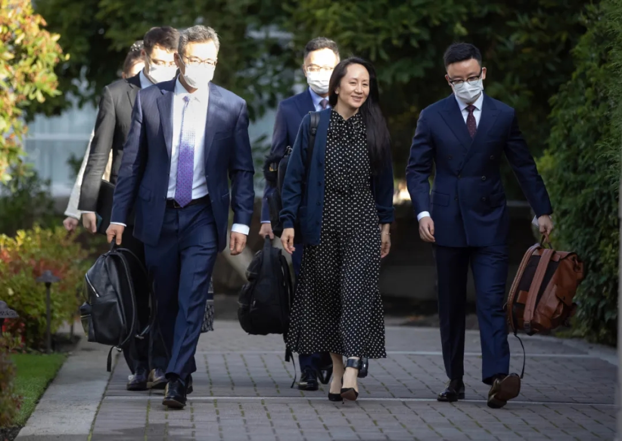 孟晚舟传来好消息！任正非判断“失误”，终于要当接班人了！__财经头条