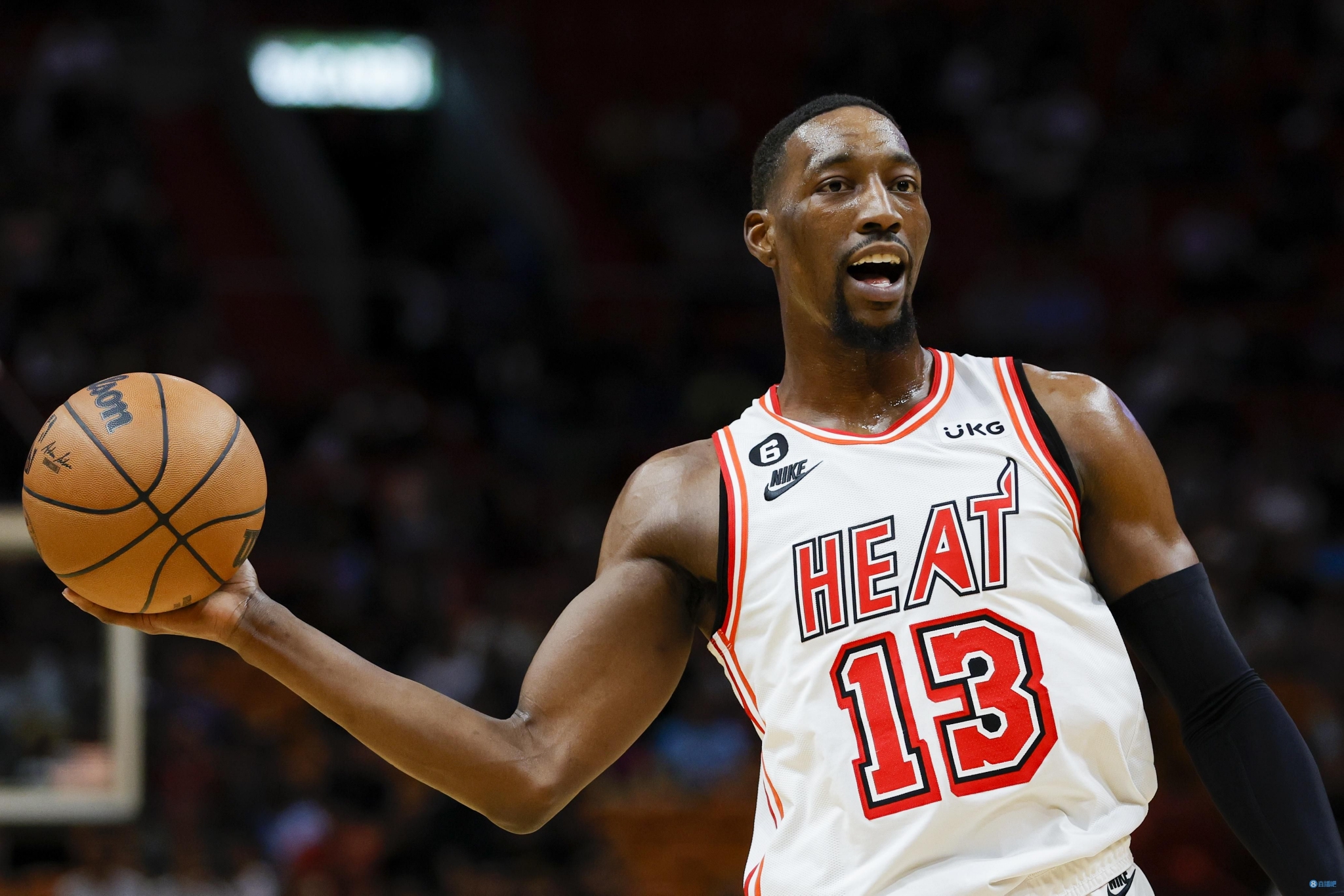 阿德巴约10中5贡献13分17板6助2断1帽|热火|阿德巴约|nba常规赛_新浪