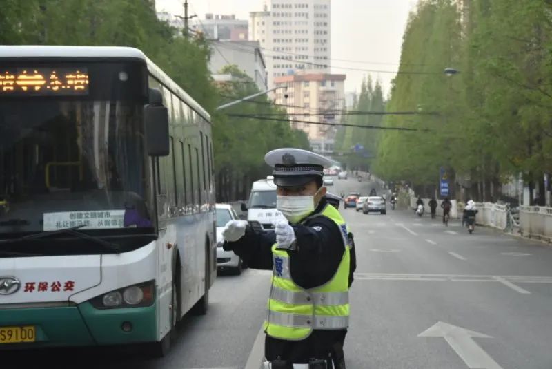 事关开学，昆明交警郑重提醒！休闲区蓝鸢梦想 - Www.slyday.coM