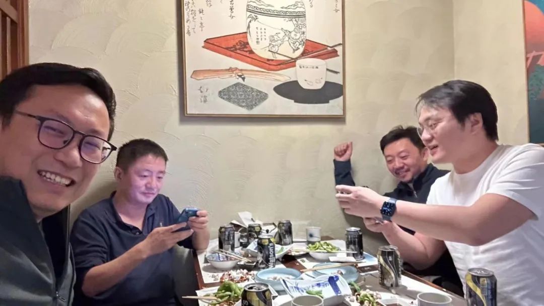 戴雨森、王慧文、李志飞、刘元（从左至右）合影照片