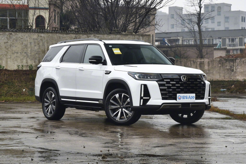 长安cs95plus上市售17591999万元