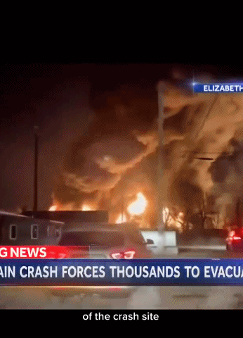 美国“致命火车”脱轨爆炸！剧毒蘑菇云笼罩，大量动物死亡，官方却叫回民众：这里很安全休闲区蓝鸢梦想 - Www.slyday.coM