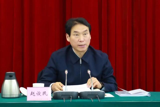 四川省委统战部部长赵俊民督导甘孜州委常委班子民主生活会时强调 带