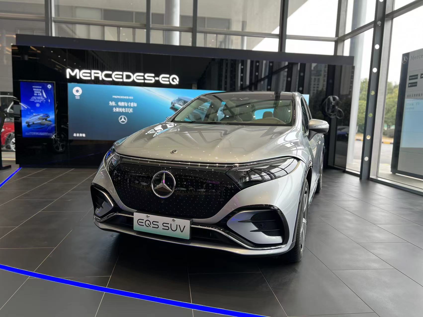 续航742km奔驰eqs纯电suv纯电suv新天花板
