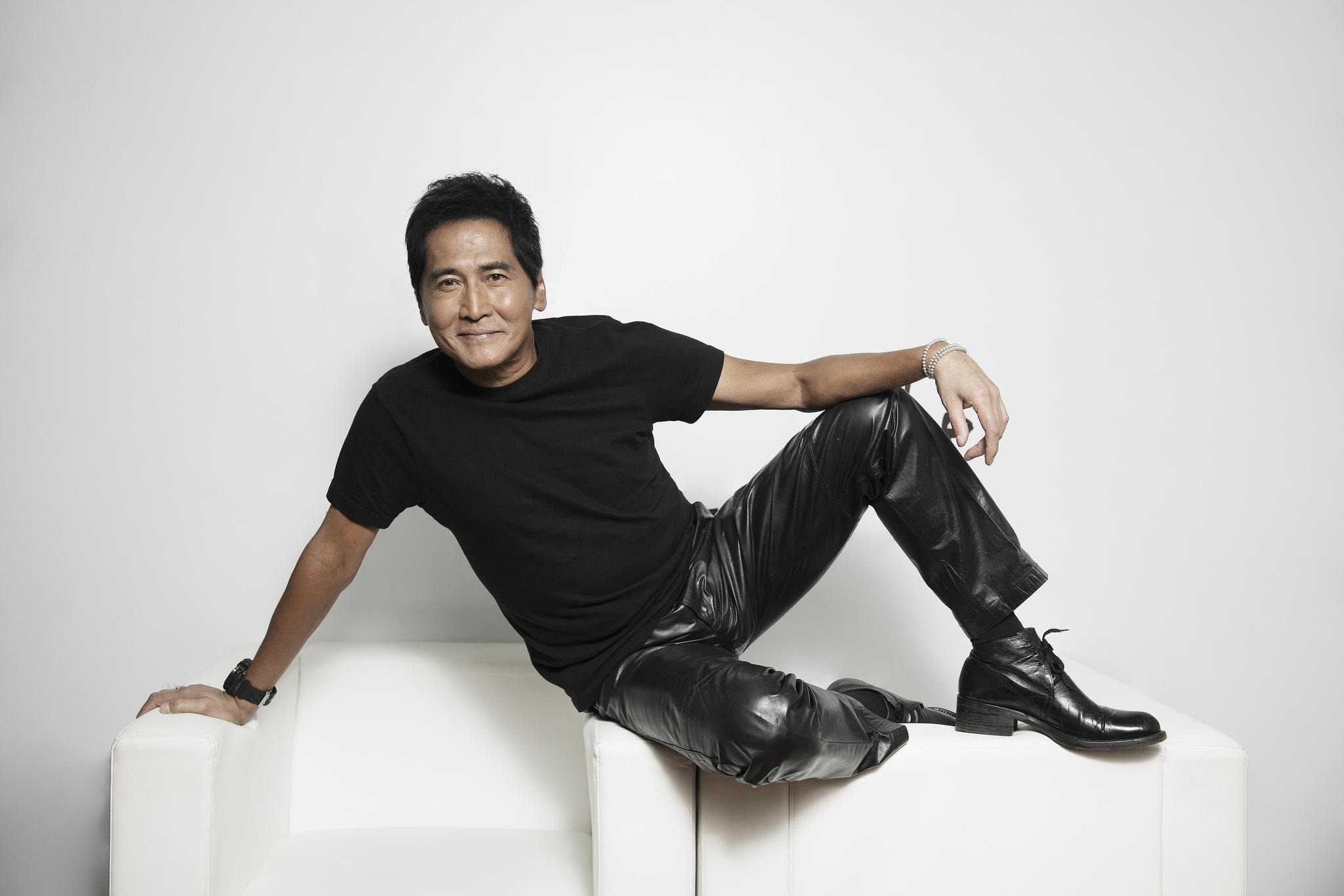 63岁齐秦近照曝光,身形发福大肚腩抢镜,苍老了太多难以认出