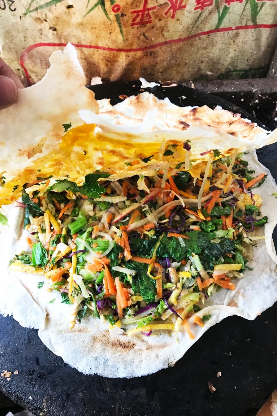 枣庄菜煎饼,让你实现"蔬菜自由".摄影/砍柴书生