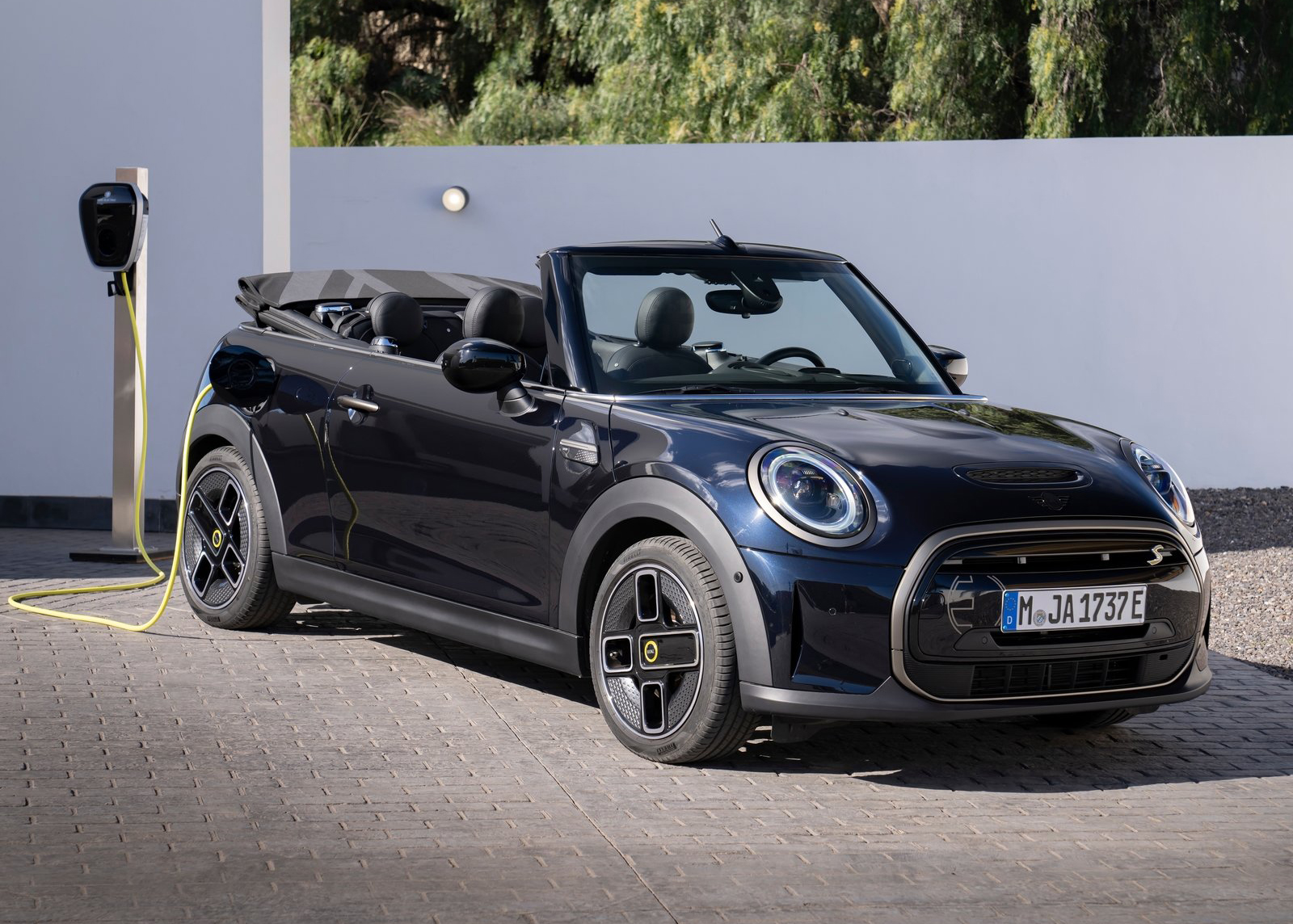 令人迷醉的小可爱 新款电动mini敞篷版官图发布-新浪汽车