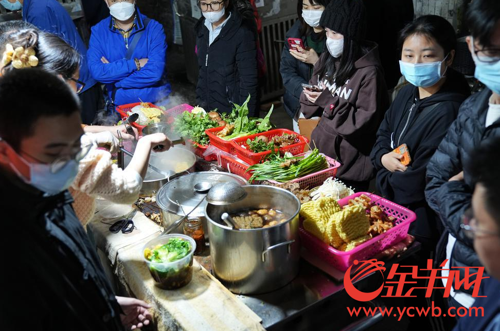 阔别三年,广州荔湾区坑口生菜会热闹回归