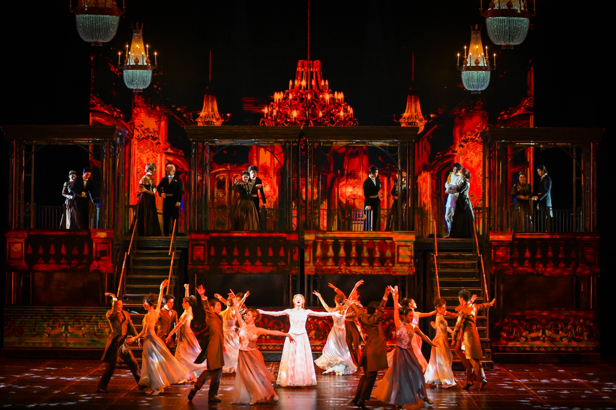 揭秘音乐剧《安娜·卡列尼娜》中文版:看重"群像细节"_新浪新闻