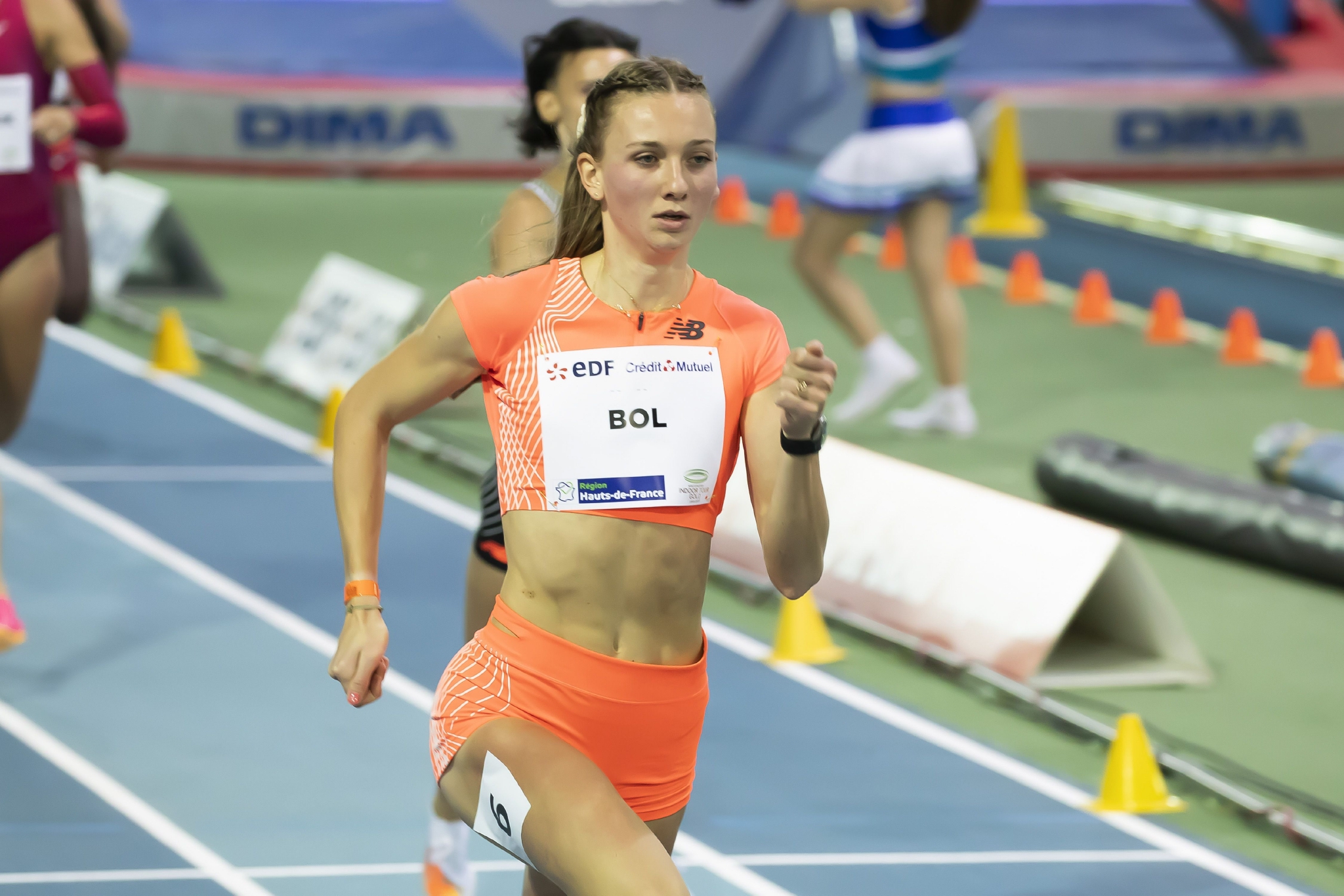 田径——室内巡回赛列万站女子400米:荷兰选手波尔夺冠|田径|巡回赛