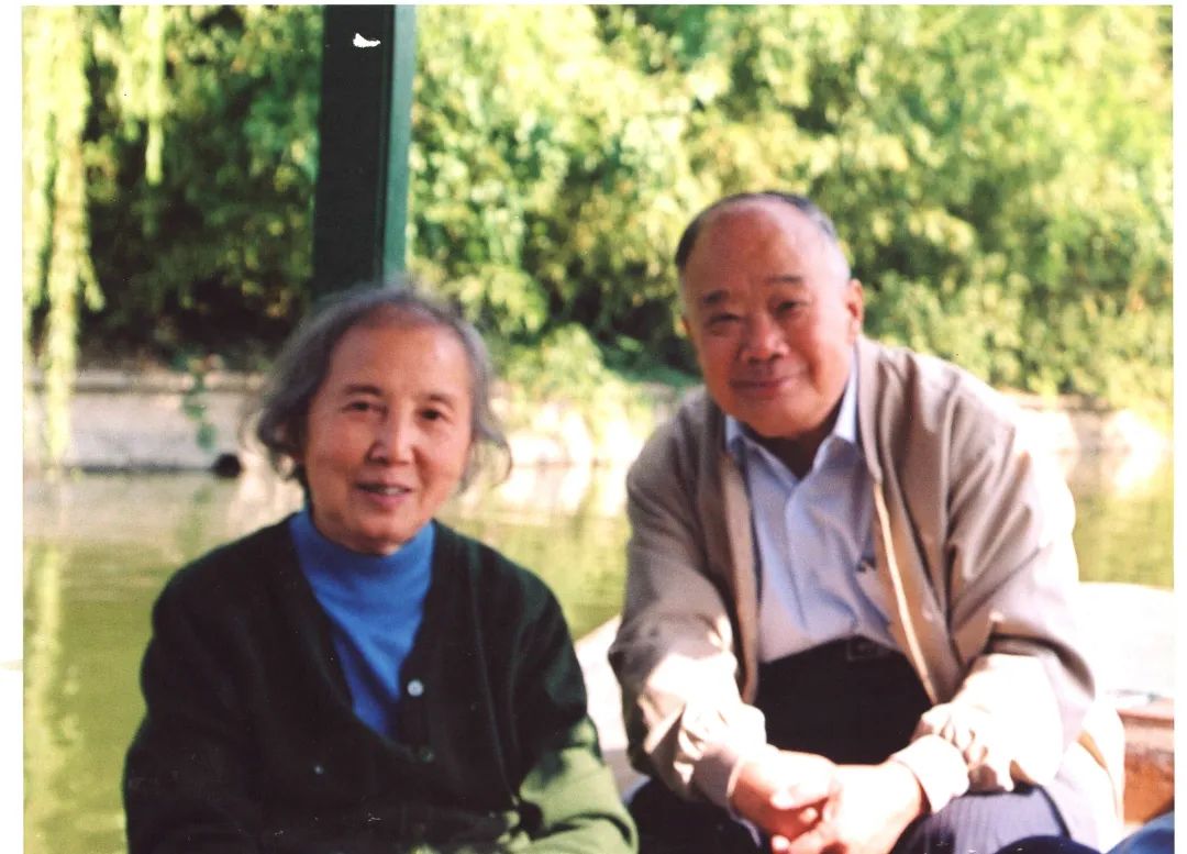 2001年赵仁恺与夫人杨静溶