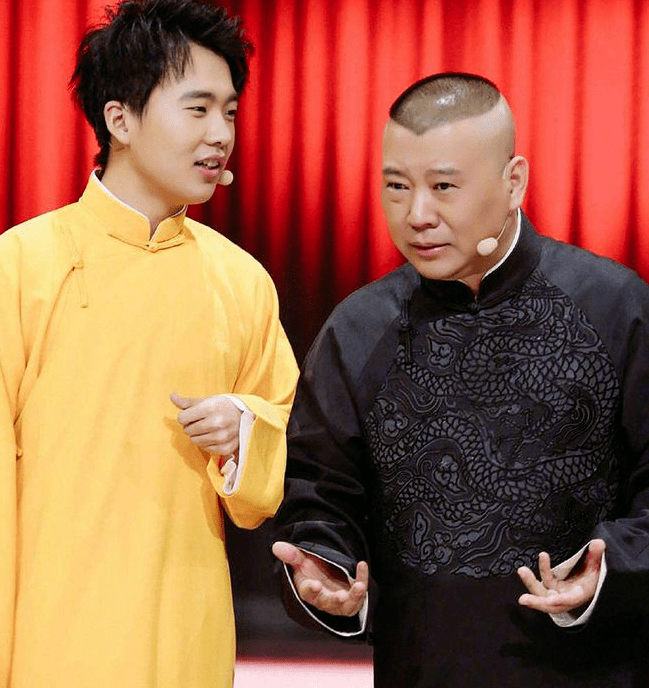 作为郭麒麟师傅的于谦,也在采访中谈到过爱徒,称郭麒麟从小低调,懂得