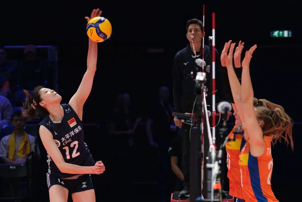 中国女排主教练蔡斌:我们还能继续往前冲|蔡斌_新浪财经_新浪网