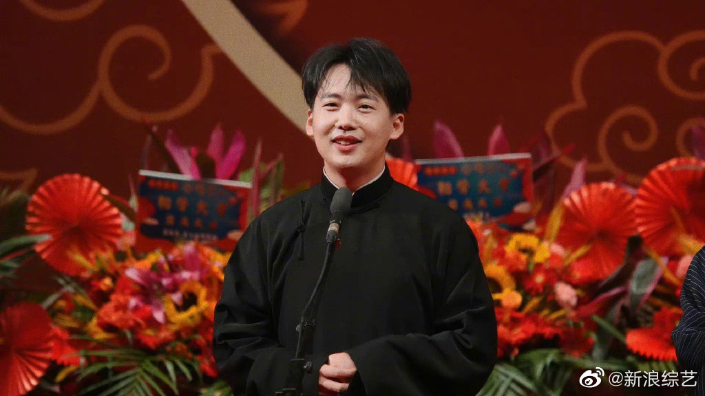 在《德云社相声大会》穿上大褂了……|德云社相声大会|大褂|郭麒麟