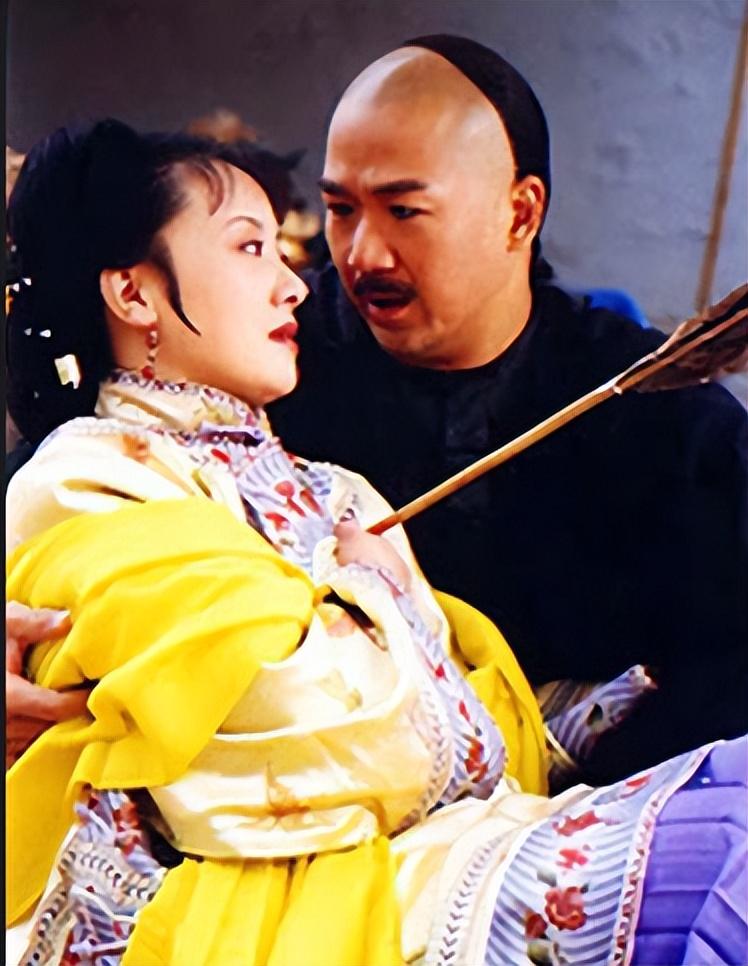 邓婕与张国立相识于1987年拍摄电视剧《死水微澜》时,当时的张国立正