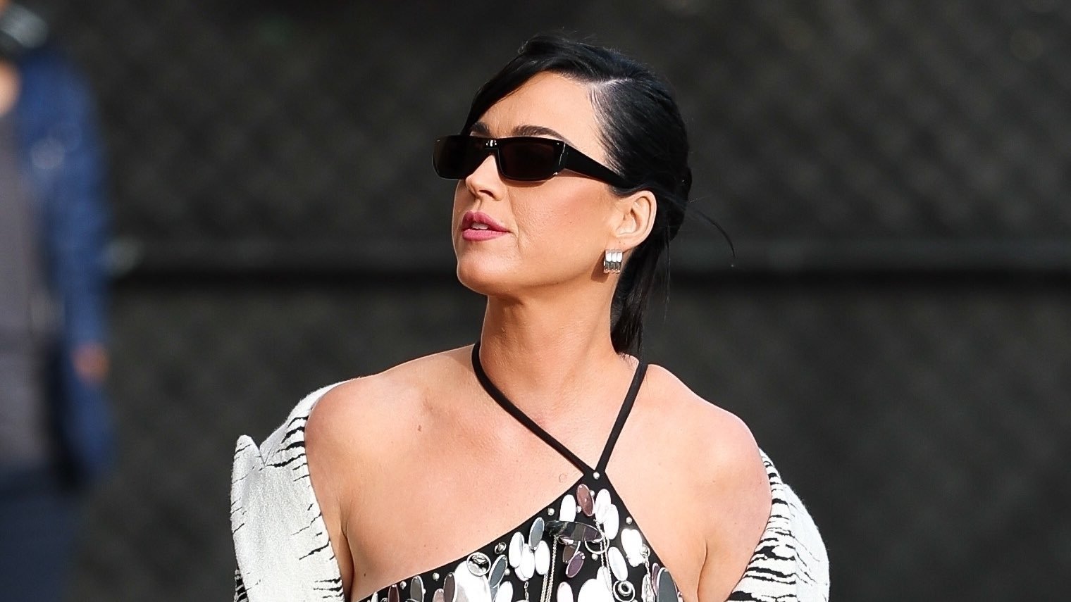 星街拍|水果姐katy perry前往jimmy kimmel live 工作室……|水果姐