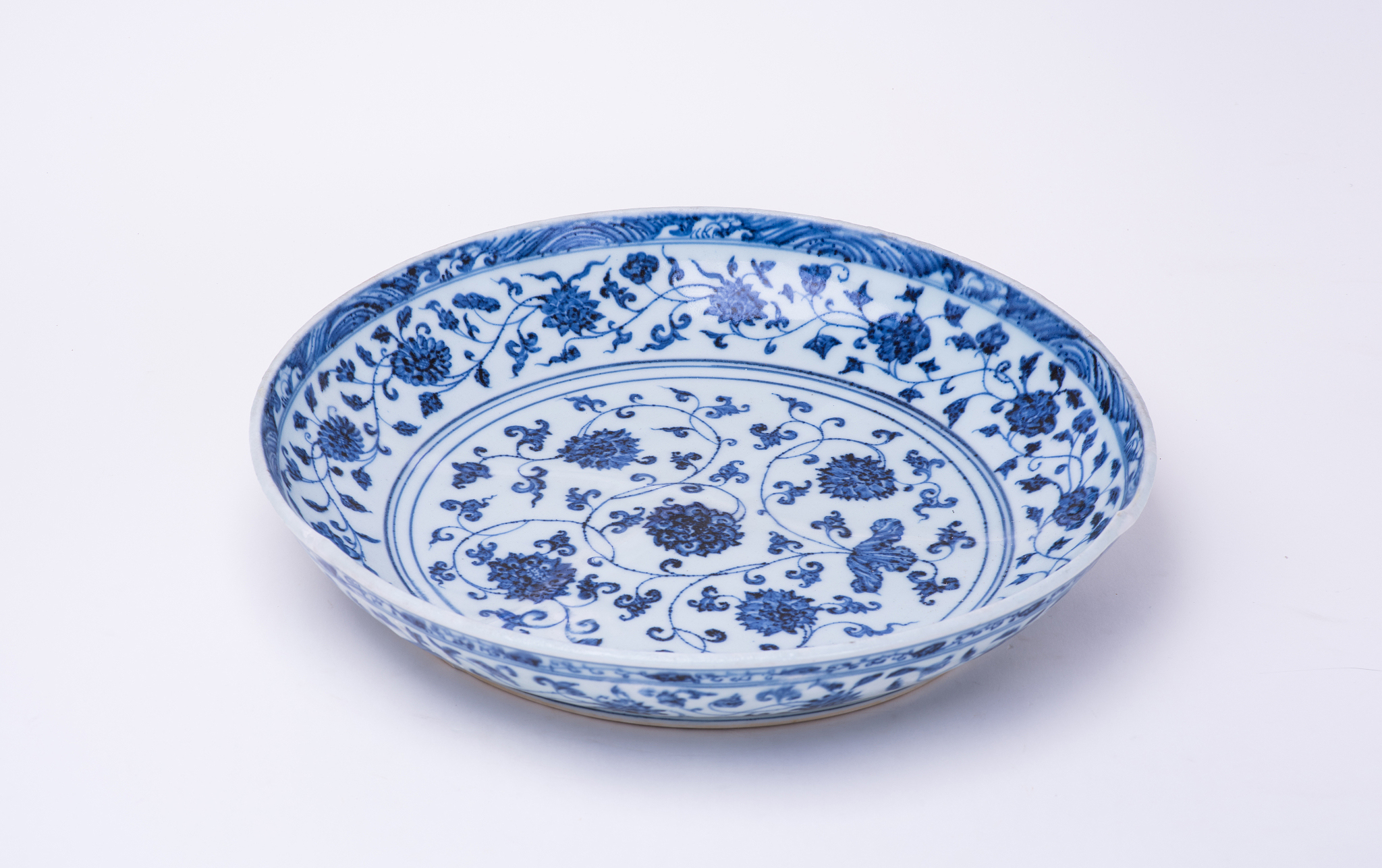 青花就是非常有代表性的使用了釉下彩工艺的瓷器