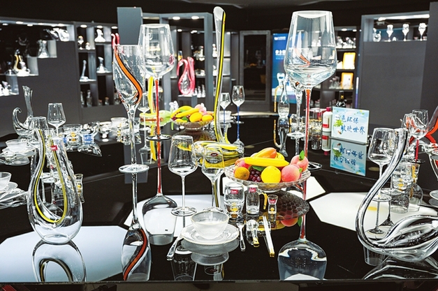 专业镇建设助推"中国玻璃器皿之都"再放异彩__财经头条