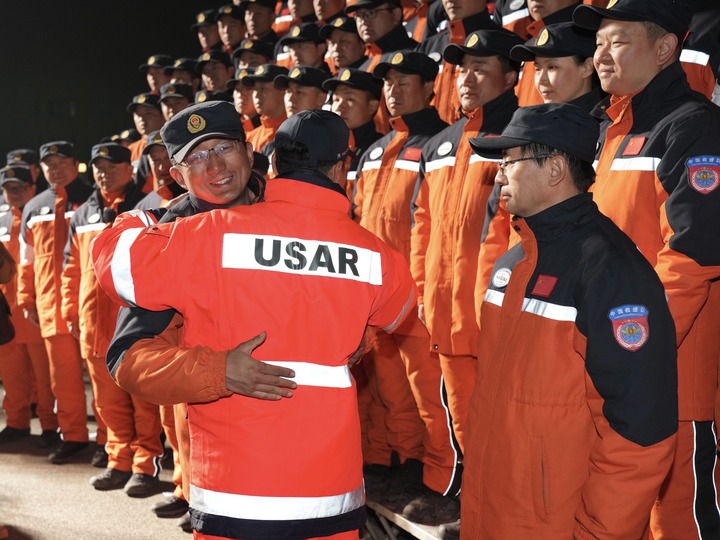 跨越山海的生命接力中国救援队完成赴土耳其救援任务归国