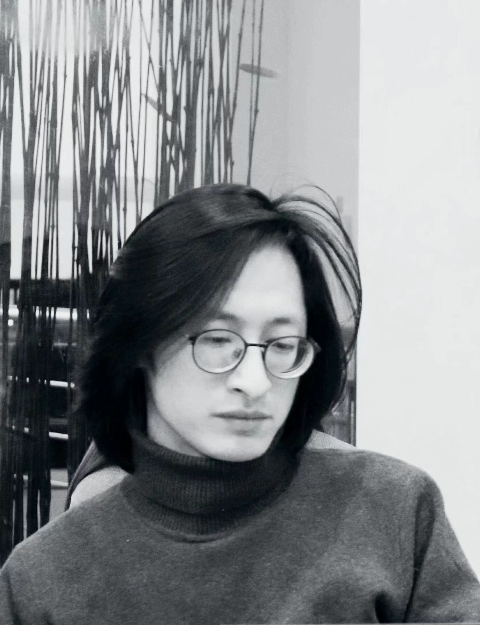 哲学学者余明锋:ChatGPT的回答追求正确,真正的人文教育并非如此 | 专访_手机新浪网