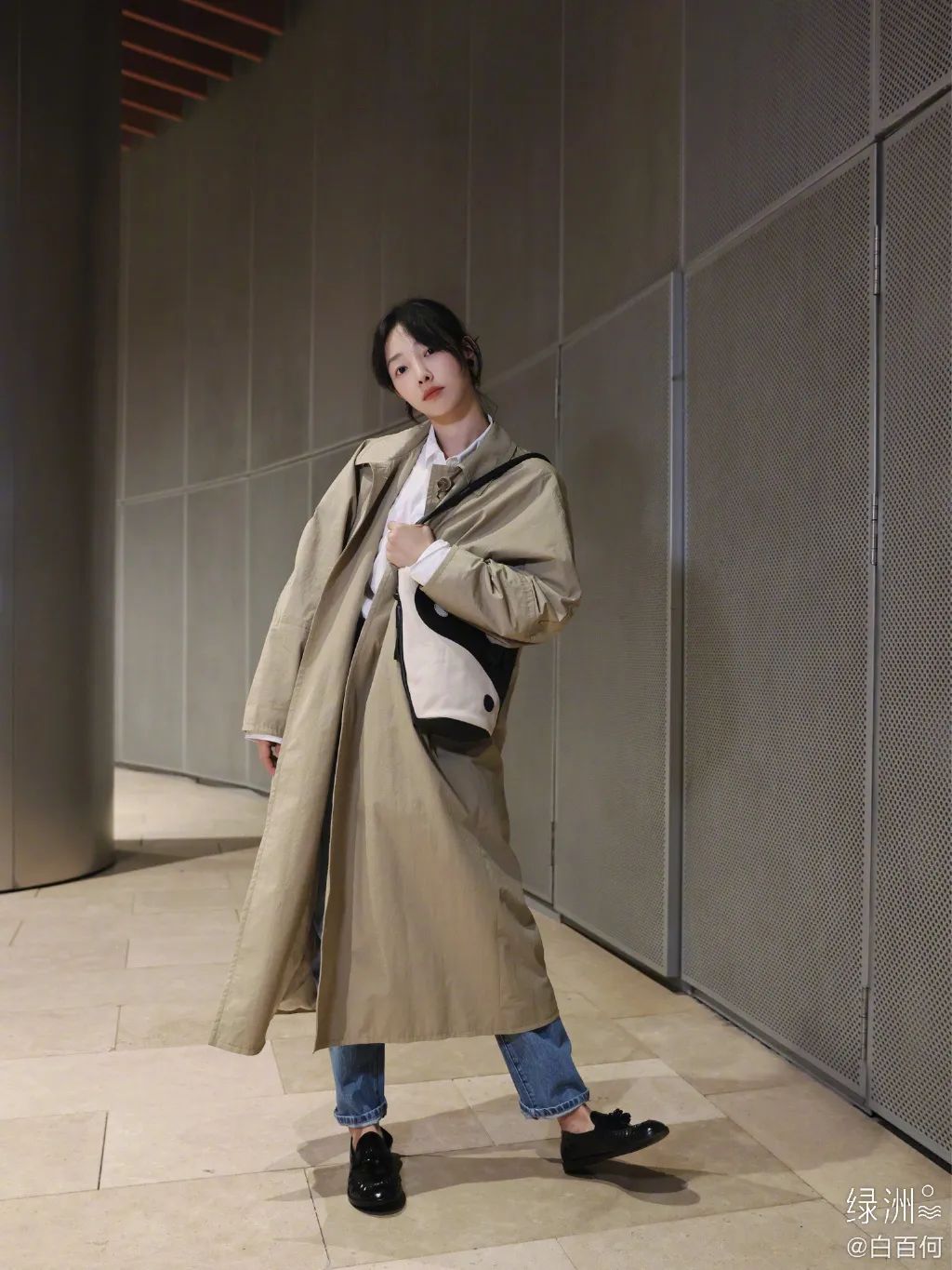 下周简约风基础款大户金高银内行